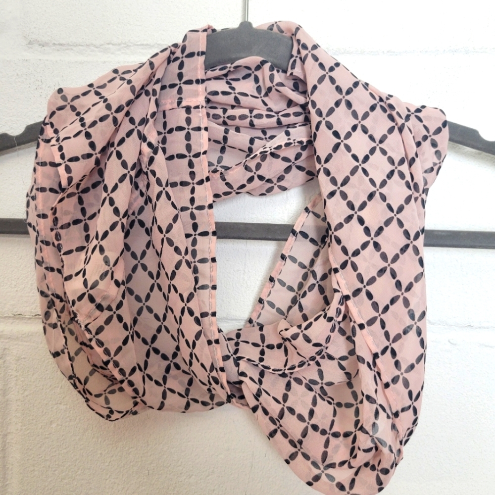 Pink Geometric Floral Print Lightweight Polyester Infinity Scarf OS